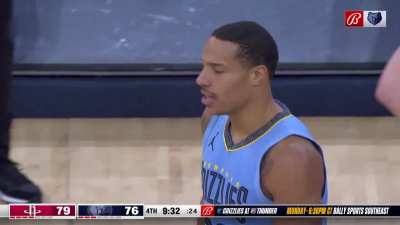[Highlight] Desmond Bane and Dillon Brooks get chippy. Bane appears to say "you can't dribble"