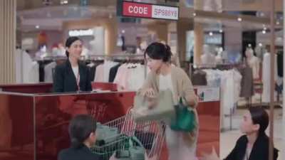 What if our online shopping habits made their way to actual shopping mall? The ending got me ?
