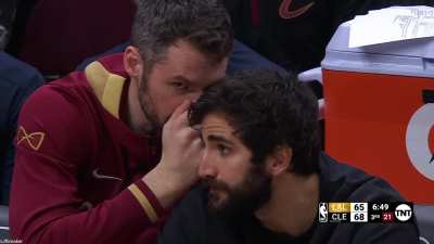 [Highlight] Kevin Love tells Ricky Rubio a secret