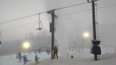 Absolute worst time for the ski lift to stop for this person