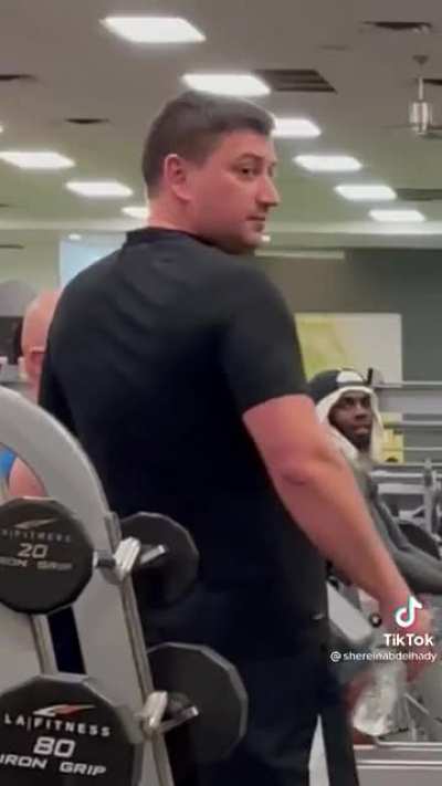 Deadlifting 425 lbs