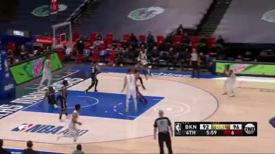 [Highlight] Doncic makes a ridiculous pass to Finney-Smith, who knocks down the three