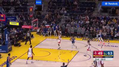 [Highlight] Jordan Poole Pulls Up &amp; Makes the Buzzer Beater 3 to End the 1st Half