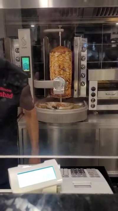 This automatic Kebab slicer