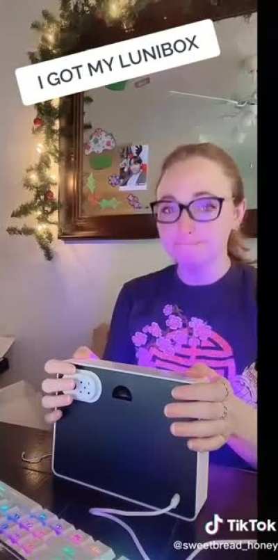 Not much cringe on the sub these days. Here's a girl crying after receiving a BTS Lunibox.
