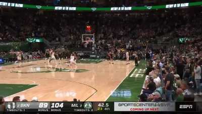 [Highlight] Milwaukee Bucks Fans Chant "Bucks in 7!"