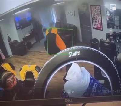 Man shoots up barber shop in broad daylight