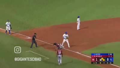 [Highlight] [Highlight] Willians “La Tortuga” Astudillo hits a 2-Run double for Gigantes del Cibao of the Dominican Winter League