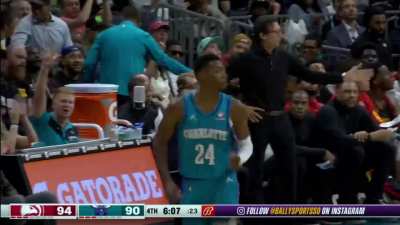 [Highlight] Brandon Miller with the stepback 3 as the shot clock expires (with replay)