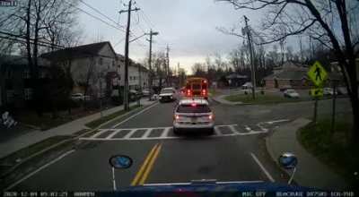 Passing a school bus ?‍♂️