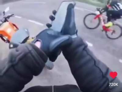 Nyooooom