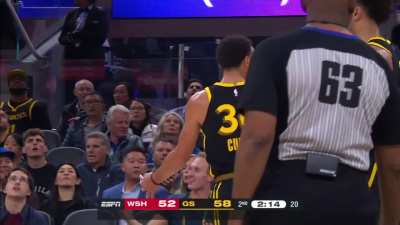 [Highlight] Steph Curry gets upset for not receving an And-One foul call, and gets a technical foul instead (with a replay of the play and his talk ot the ref).