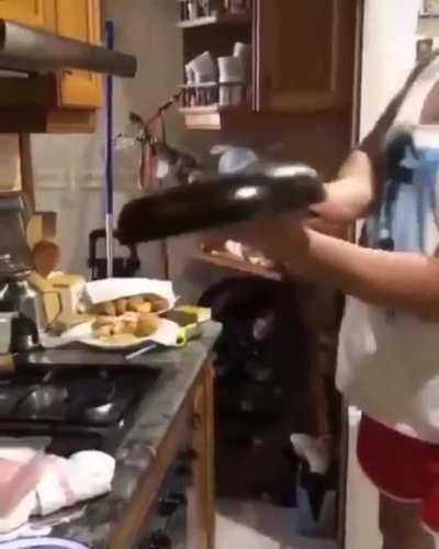 Getting toast on to a plate