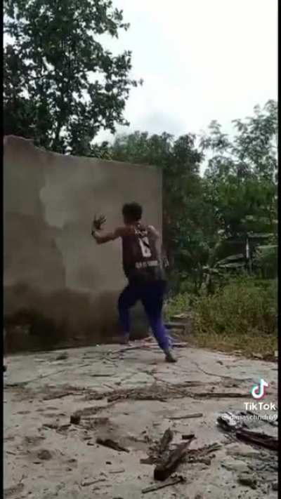 Kung Fu fighting