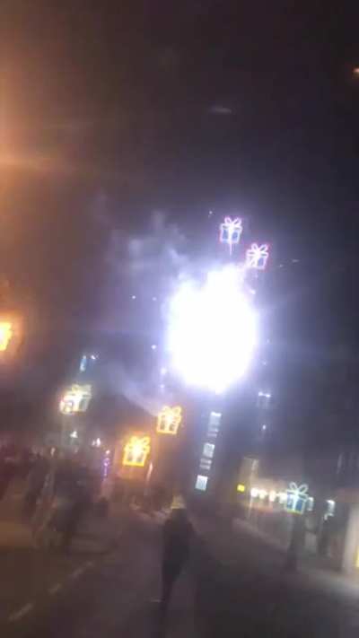 Glasses turn fireworks into presents