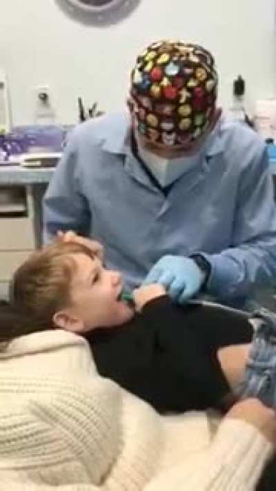 I wish my dentist was like him lol ?