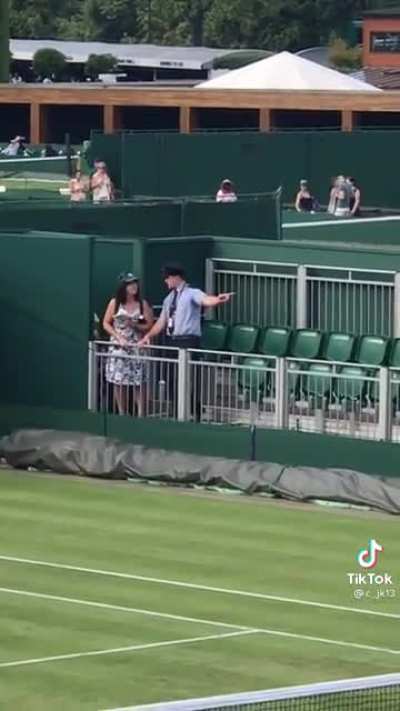 The crowd at Wimbledon spends 20 minutes doing the wave just to get one man to do it with them