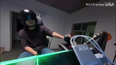 The legendary Chinese "blyat" has assembled a fighter jet cockpit in his garage, complete with turbines, a launcher, and even an aircraft machine gun. Don't show this to your dad.