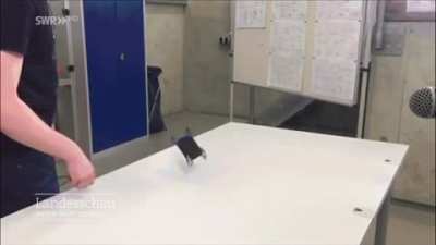 Engineering Student Designs a "Mobile Airbag" that Deploys When your Device is Dropped