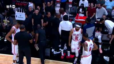 [Highlight] Dewayne Dedmon was ejected for throwing a massage gun onto the court after getting into it with Erik Spoelstra