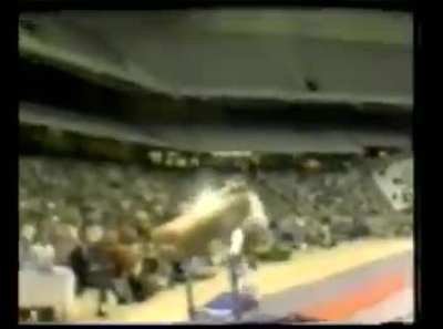 A classic gymnast fail ?