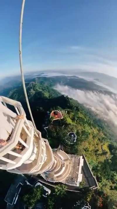 ? The view from Ambuluwawa tower in Sri Lanka is mesmerizing!