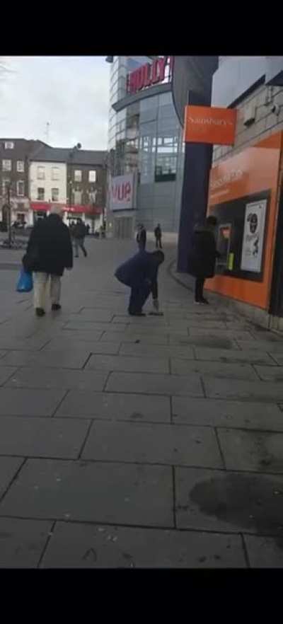 WCGW Tring help a dead pigeon fly.