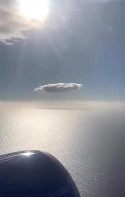 This cloud just going about its day