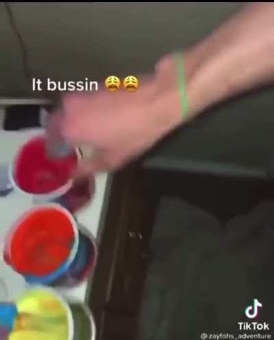 Dis shit bussin' ?