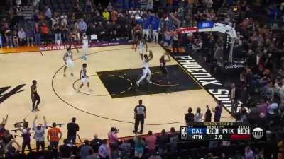 [Highlight] Cam Payne "holding the ball" up 28PTS in the 4th quarter