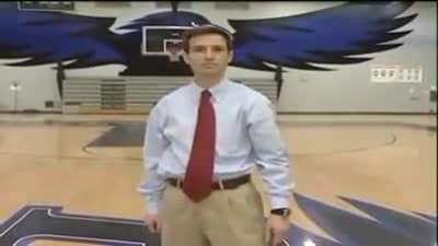 “You’re kidding me!” Reporter makes amazing behind the back half court shot
