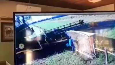 WCGW in being in a hurry to close the gate?