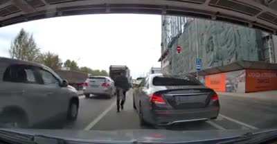 This guy pulling his plates before breaking laws.