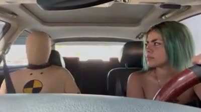 Dad pranks daughter during her first driving lesson