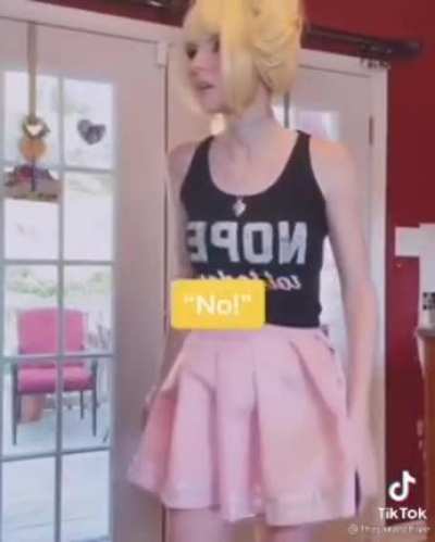 " Miscarrige ".....that was all I could pick from this video