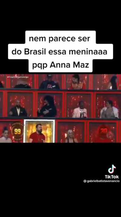 This brazilian girl singing to wuthering heights!