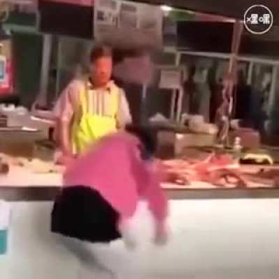to throw the meat onto the floor