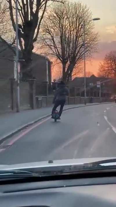 A man did a lil hop on the sidewalk perfectly. That was beautiful, dude, just like an avenge!