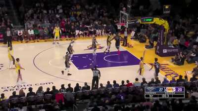 [Highlight] LeBron finds Ryan for the buzzer-beater three.