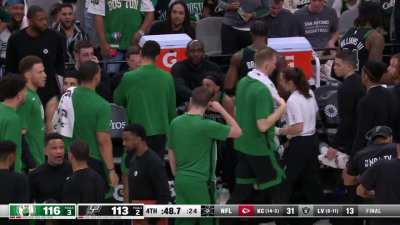 [Highlight] Tatum shoves Jones out of bounds and then White connects with Timelord for the lob