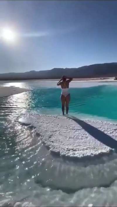? Insane lake in Chile