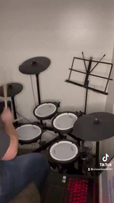 [OC] I threw together a small studio set up in my apartment :)