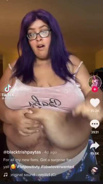 Only the first girl is cringe