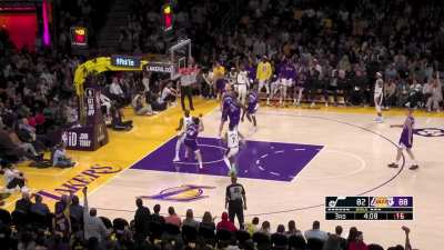 [Highlight] Anthony Davis gives the Jazz hell with back-to-back monstrous blocks