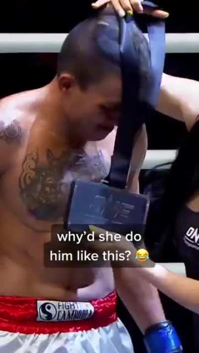 To give a medal