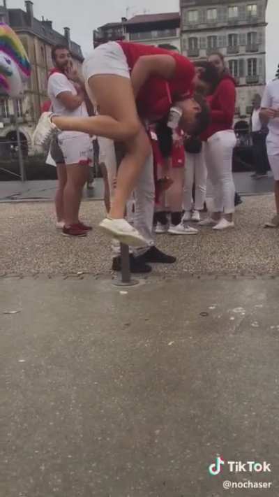 HMC while I am trying to ride this pole
