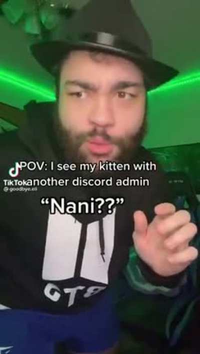 Cringe discord mod