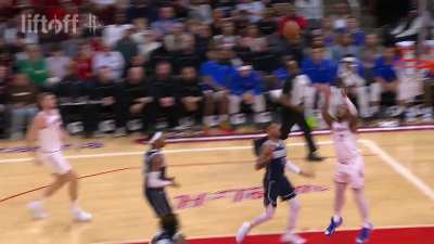 [Highlight] Cam Whitmore almost hits his head off the backboard as he finishes the alley oop