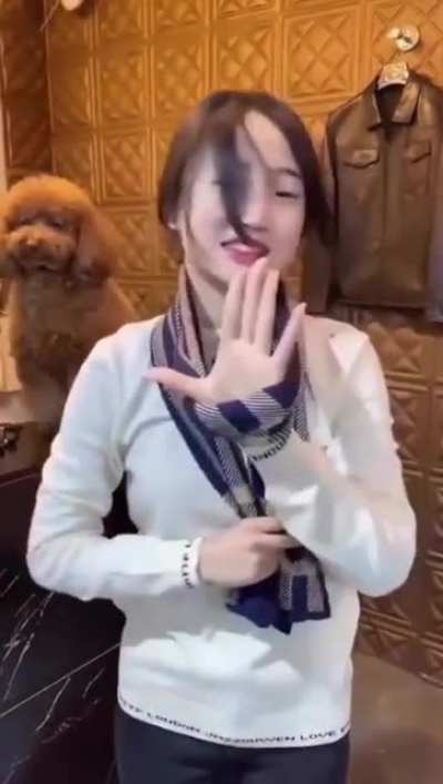 How to tie a scarf