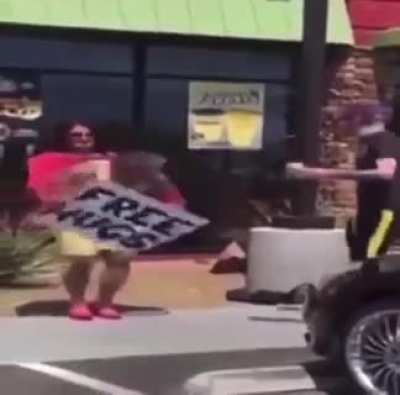 Free hugs ?
